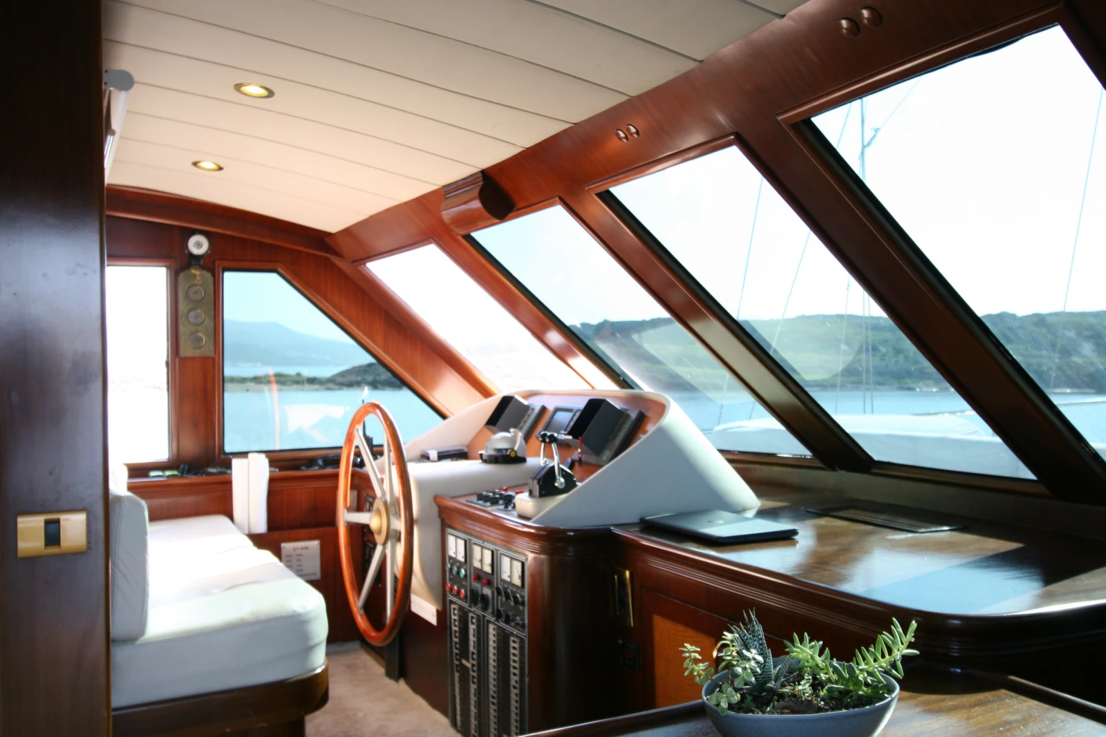 captain area